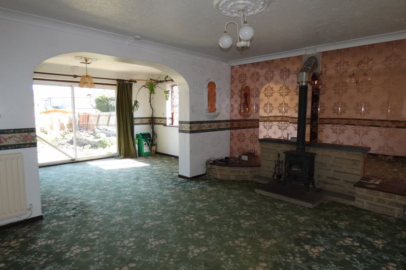 Lounge- click for photo gallery